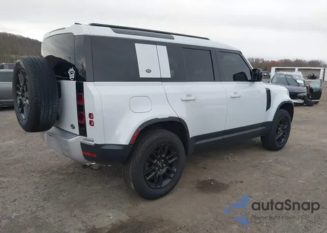 2023 Land Rover Defender 110 S z USA, uszkodzony, nr VIN SALEJ7EX6P2107465